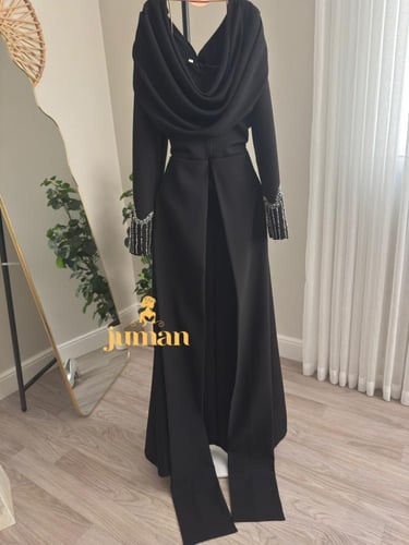 فستان اسود ناعم