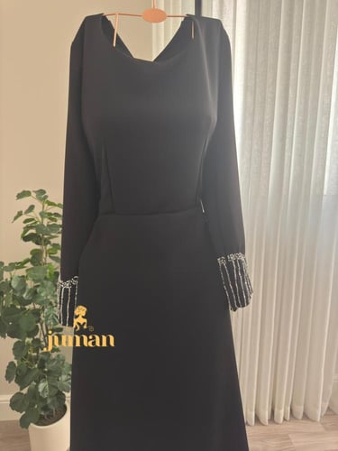 فستان اسود ناعم