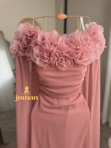 فستان ملكه ناعم بورود