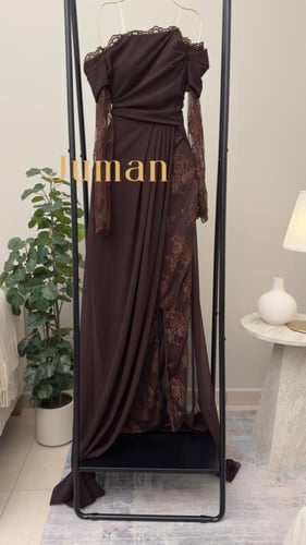 فستان دانتيل بني وانيق