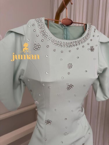 فستان تيفاني محير