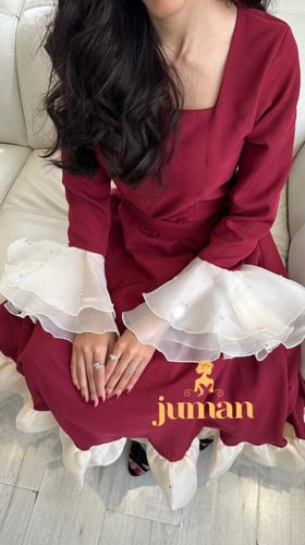 فستان عنابي باكمام شيفون ابيض