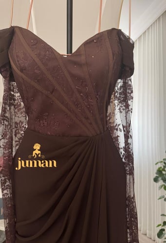 فستان بني سهره