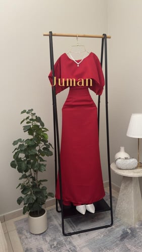 فستان احمر ناعم