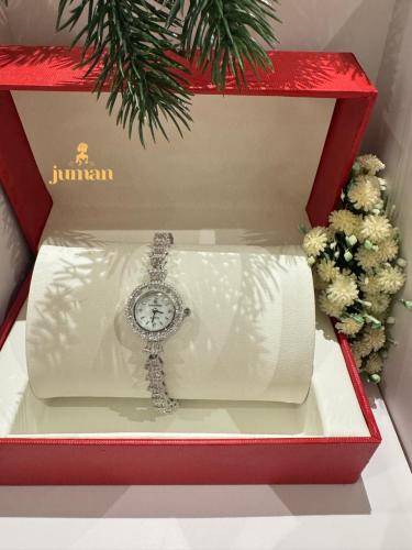 ساعه يد زركون بتصميم فريد