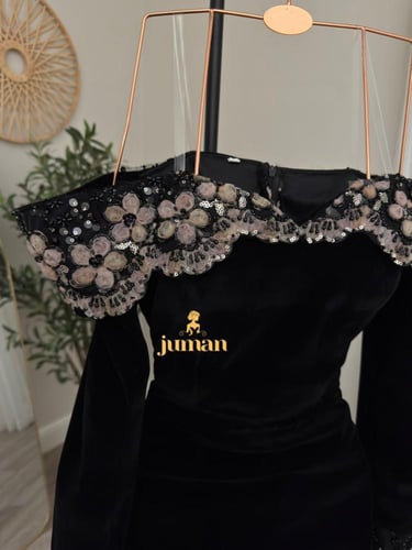 فستان مخمل طويل انيق تطريز بيج