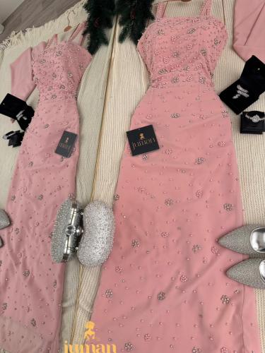 فستان وردي انيق