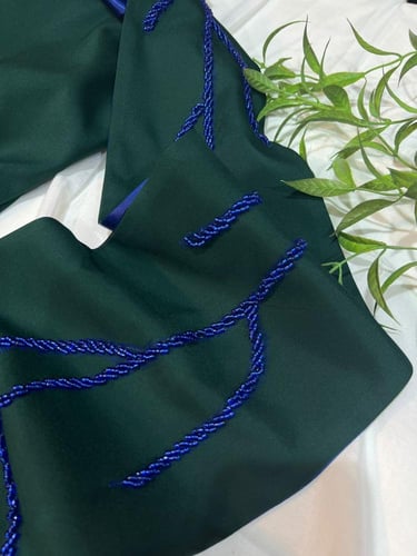 فستان تفته ناعم زيتي بتطريز يدوي