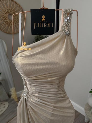 فستان سهره ذهبي