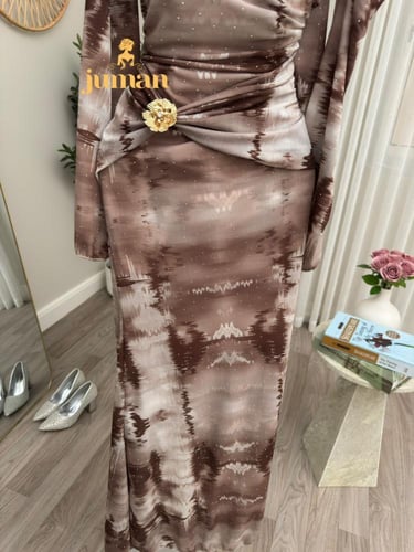 فستان ناعم طويل