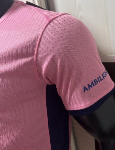 تيشيرت برشلونة اصدار خاص نسخة الاعبين 2025-2026