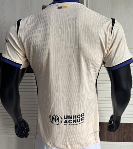 تيشيرت برشلونة الثالث نسخة الاعبين 2025-2026