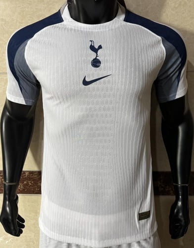 تيشيرت توتنهام الاساسي نسخة الاعبين 2025-2026