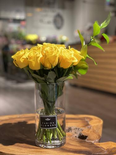 الفازة الزجاجية (أصفر) صغير