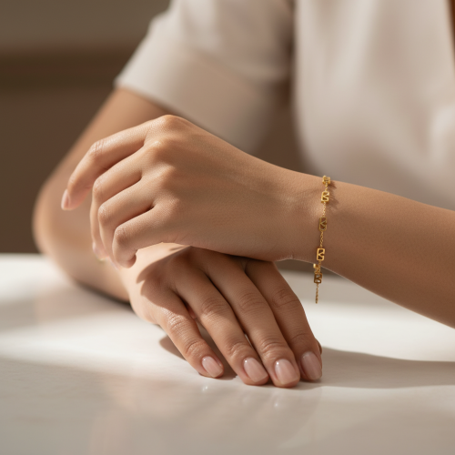 سوار Eli ذهبي