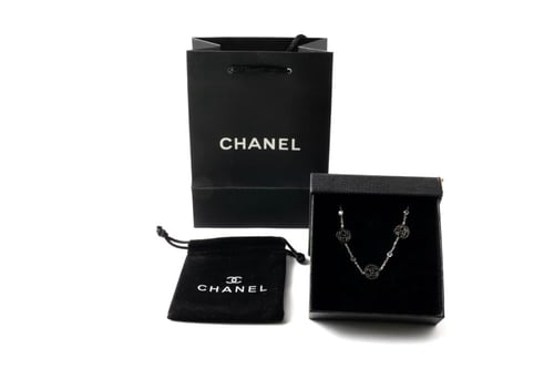 سوار Aura فضي