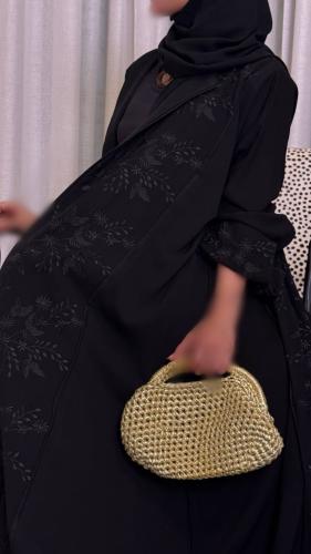 MW1556 - Back Charm | عباية سوداء مطرزة من الجهتين...