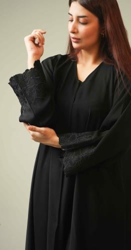عباية كتف قماش انترنت أكمام تطريز اسود
