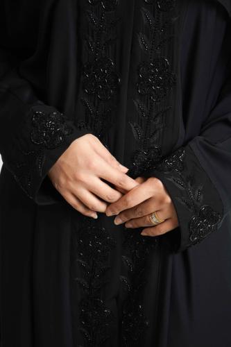 Shoulder abaya fabric internet from the front embroidery and beads