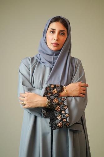 عباية كتف دبل كلوش ملون كم قفله ملونه خرز و ترتر