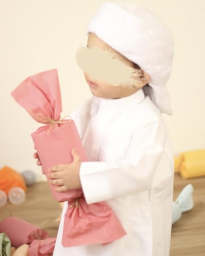 توزيعات حلويات العيد ٢٤ حبة مع عربة بتصميم خاص و ب...