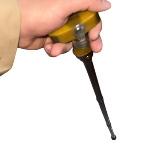 عصا زيتون مقبض حك زراف ملبس بجلد طبيعي