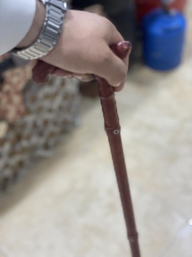 عصا عكاز ملبس بجلد طبيعي