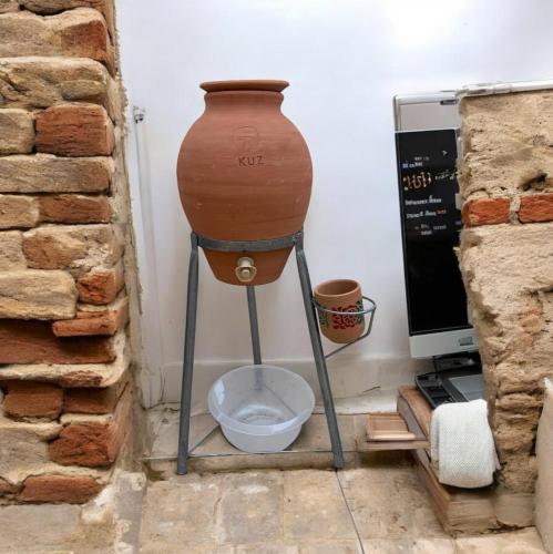 بكج كوز زير المدينة ١٨ لتر بقاعد حديد