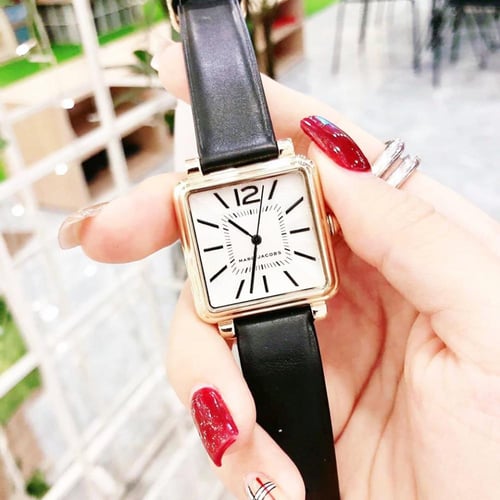 ساعة مارك جيكوبز ڤيك كوارتز نسائية - MJ1437