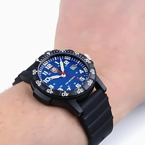 ساعة لوميناكس سي تيرتل كوارتز رجالية - 0323