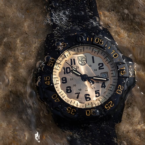 ساعة لوميناكس نافي سيل كوارتز رجالية - XS.3505