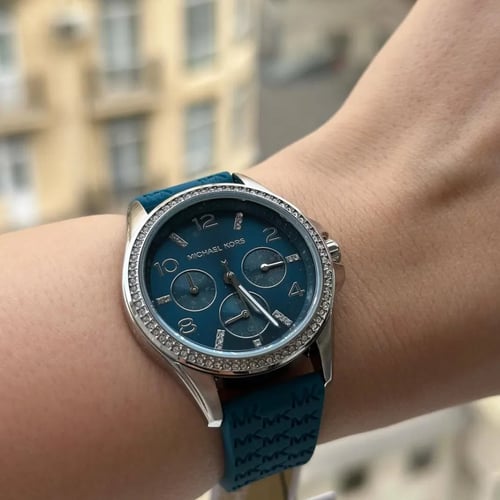 ساعة مايكل كورس ميني بايلوت كوارتز نسائية - MKO100...
