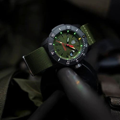 ساعة لوميناكس ختم البحرية كوارتز الرجالية (مع سوار...