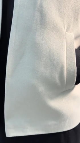 سديري جوخ مع فرو في الياقه