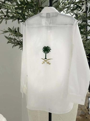 قميص اليوم الوطني السعودي بتطريز سيفين ونخلة