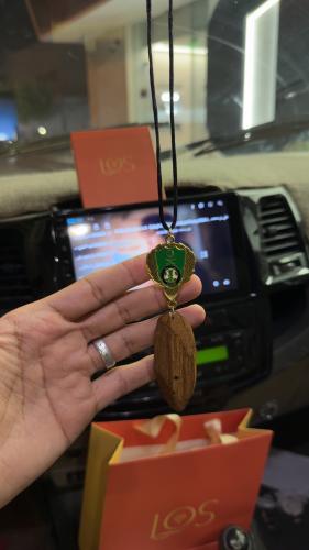 تعليقة سيارة مع شعار نادي الأهلي وكسرة عود