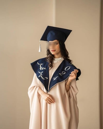 عبايات تخرج 2025