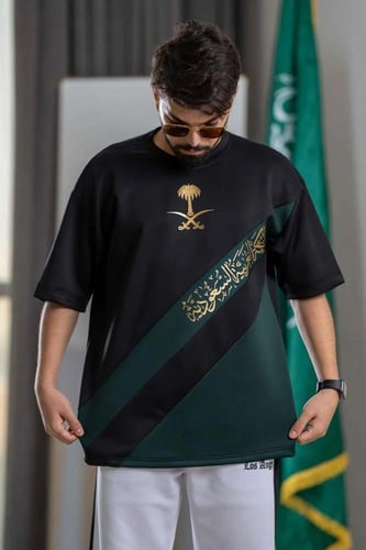 تيشيرت - اليوم الوطني السعودي 95 للشباب اسود سيفين...