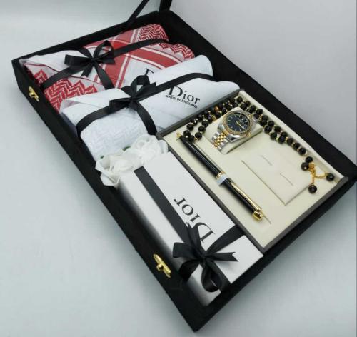 هدية رجالية بوكس من ديور