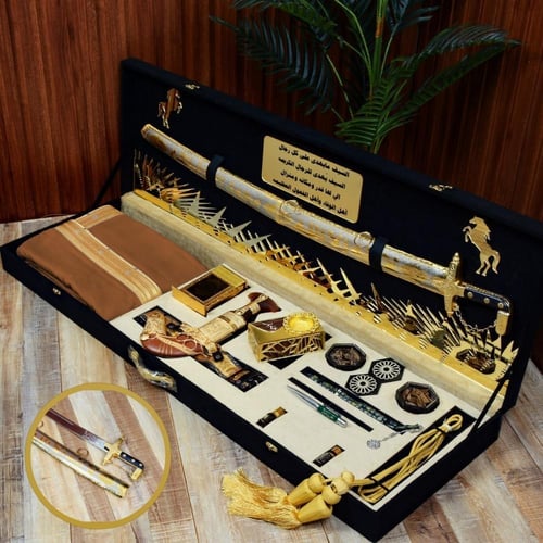 بوكس اهداء فاخر بسيف تذكاري فخم ومبخرة مكتبية من ا...