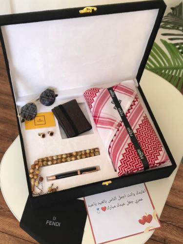 طقم رجالي هدايا العيد