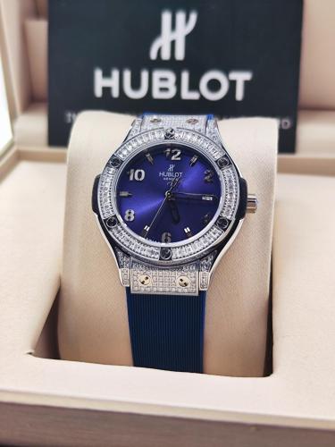 ساعة هوبلت النسائية