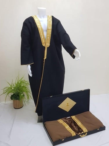 فروه بشت رجالي شتويه مع بكس ملكي لتقدم كهدية