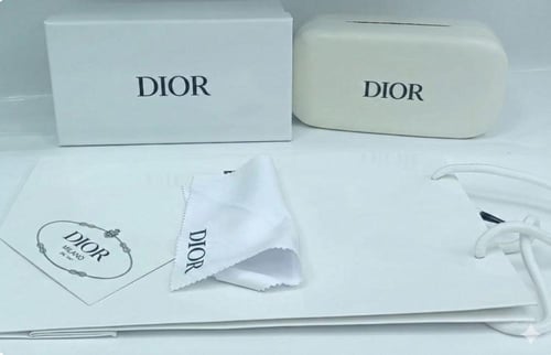 نظارة ديور فاخرة بإطار أخضر داكن وعدسات حمراء متدر...