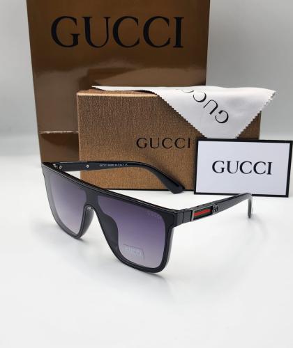 نظارة قوتشي- إطار كلاسيكي وعدسات سوداء أنيقة