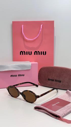 نظارة شمس ميو ميو نمري – إطار أنيق وعدسات راقية