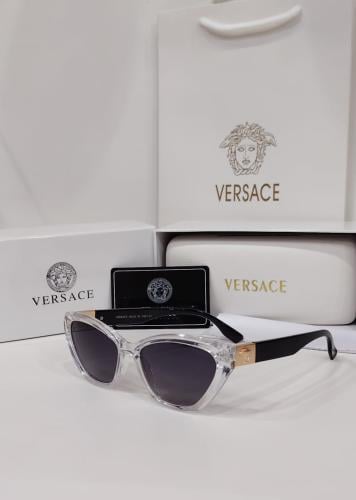 نظارة فرزاتشي بالعدسات السوداء والإطار الكريستالي