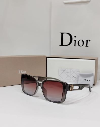 نظارة ديور فاخرة بإطار بني داكن وعدسات بنية متدرجة...