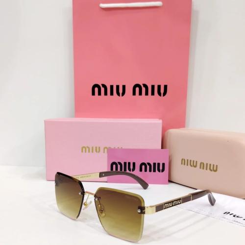 نظارة شمس ميو ميو – إطار أنيق وعدسات راقية