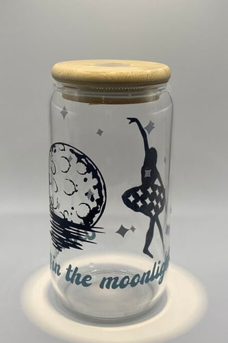 كوب زجاجي - الرقص تحت اضواء القمر